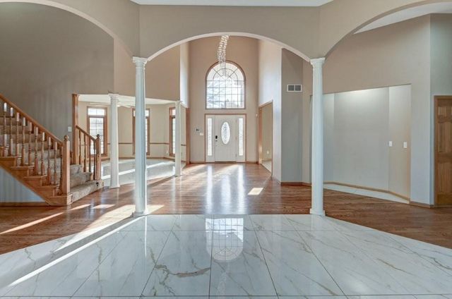 19610 E BUNDSCHU Road, Independence, MO 64056