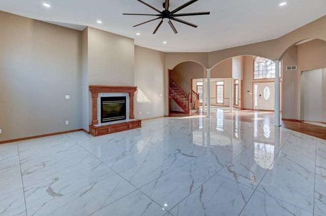 19610 E BUNDSCHU Road, Independence, MO 64056