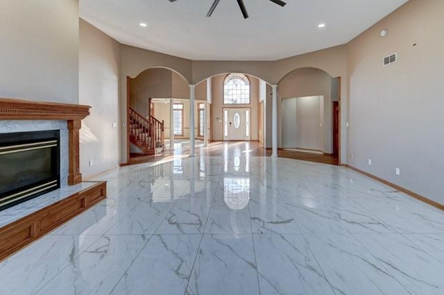 19610 E BUNDSCHU Road, Independence, MO 64056