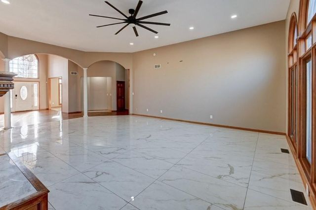 19610 E BUNDSCHU Road, Independence, MO 64056