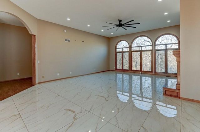 19610 E BUNDSCHU Road, Independence, MO 64056