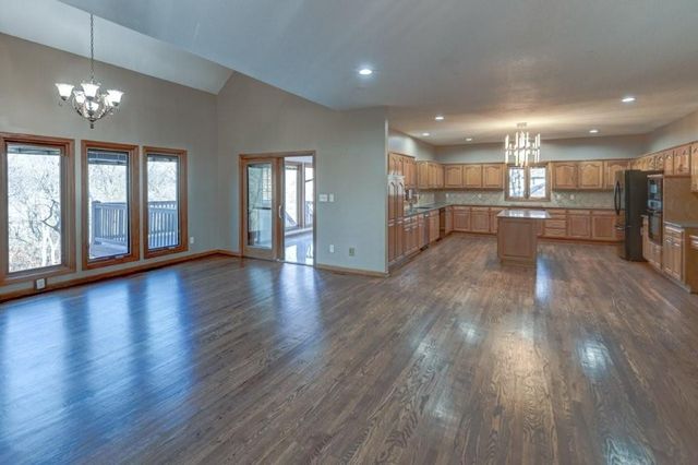 19610 E BUNDSCHU Road, Independence, MO 64056