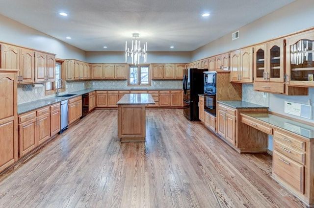 19610 E BUNDSCHU Road, Independence, MO 64056