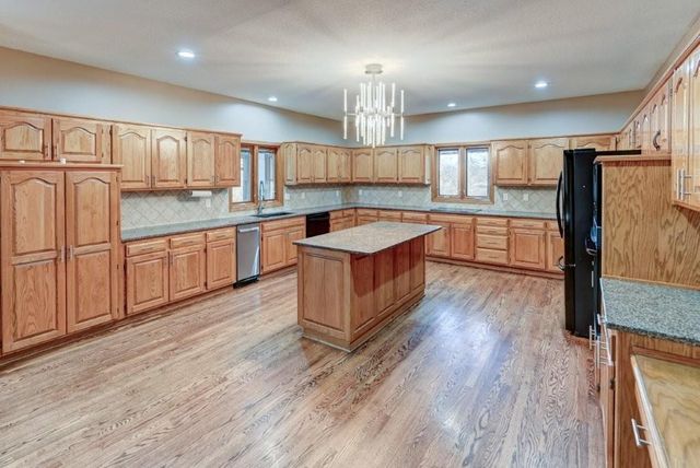 19610 E BUNDSCHU Road, Independence, MO 64056