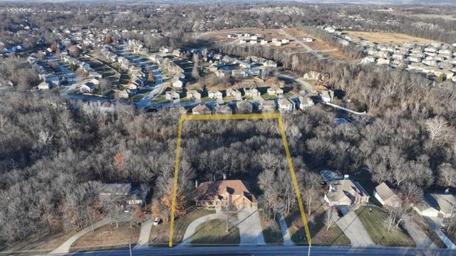 19610 E BUNDSCHU Road, Independence, MO 64056