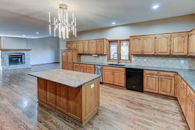 19610 E BUNDSCHU Road, Independence, MO 64056