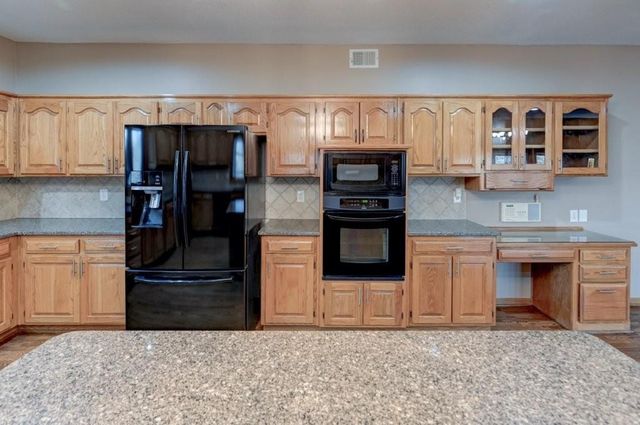 19610 E BUNDSCHU Road, Independence, MO 64056