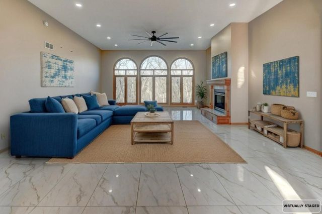 19610 E BUNDSCHU Road, Independence, MO 64056