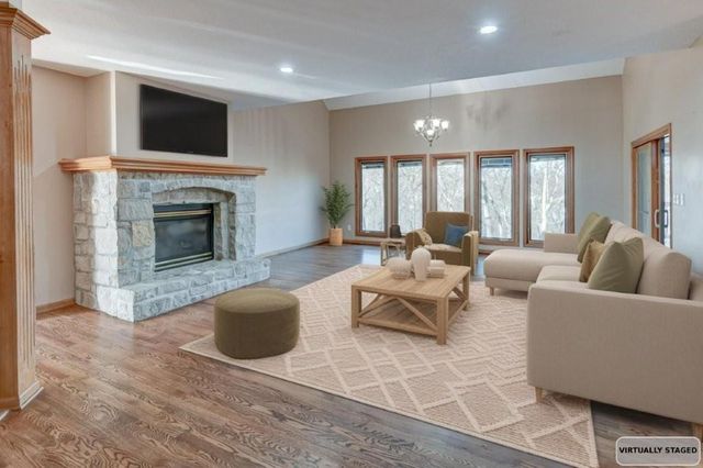 19610 E BUNDSCHU Road, Independence, MO 64056