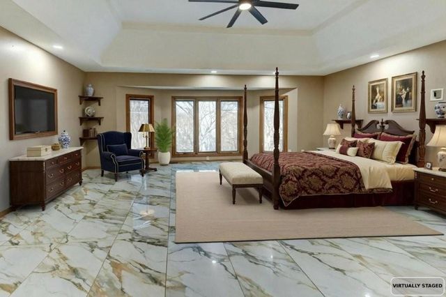 19610 E BUNDSCHU Road, Independence, MO 64056