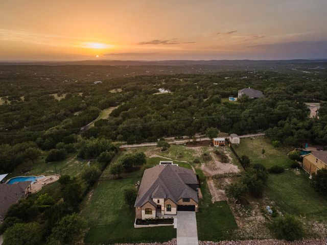 4518 Diamante DR, Spicewood, TX 78669