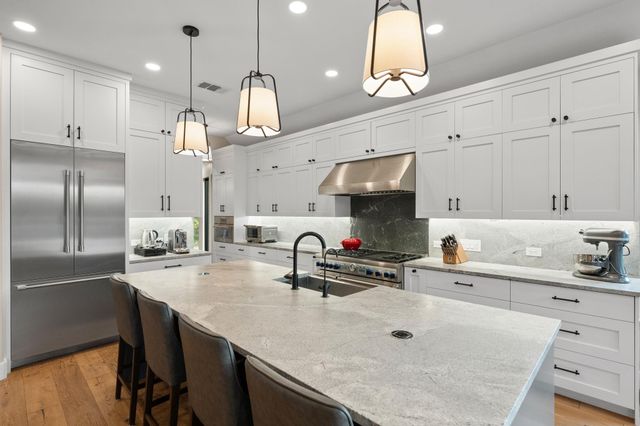 4518 Diamante DR, Spicewood, TX 78669