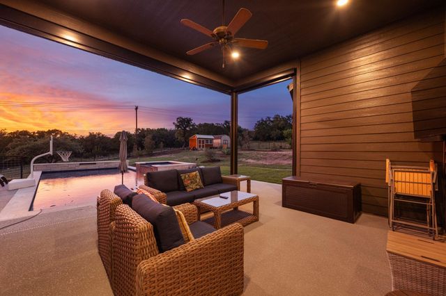 4518 Diamante DR, Spicewood, TX 78669
