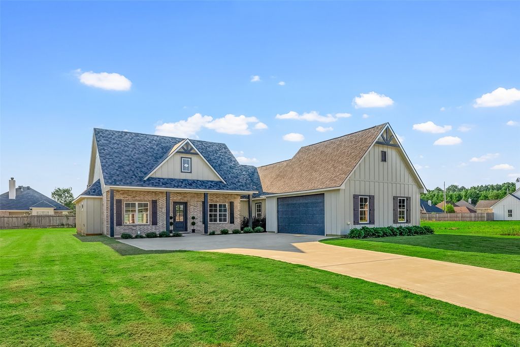 127 Sitka Loop, Haughton, LA 71037