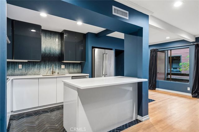 4425 Whitsett Avenue 210, Studio City, CA 91604