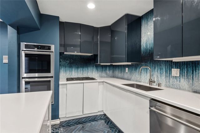 4425 Whitsett Avenue 210, Studio City, CA 91604