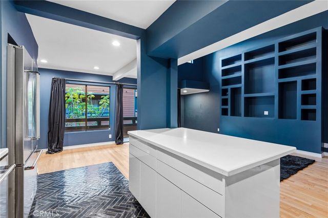 4425 Whitsett Avenue 210, Studio City, CA 91604