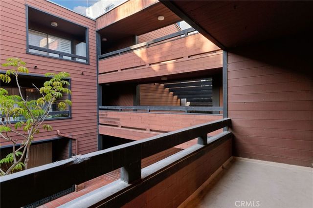 4425 Whitsett Avenue 210, Studio City, CA 91604