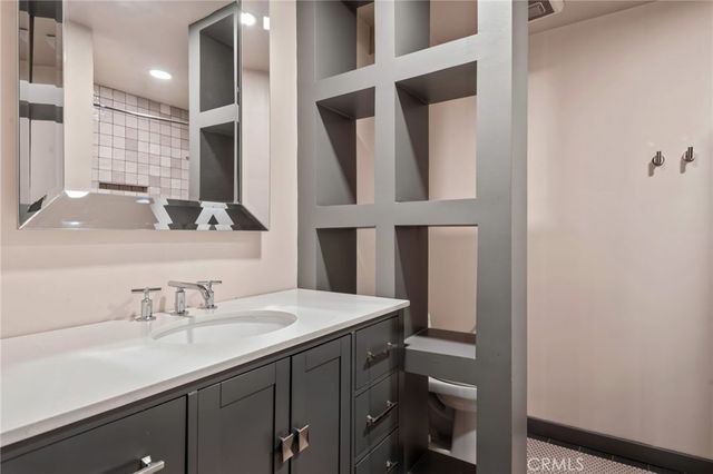 4425 Whitsett Avenue 210, Studio City, CA 91604