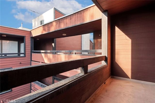 4425 Whitsett Avenue 210, Studio City, CA 91604
