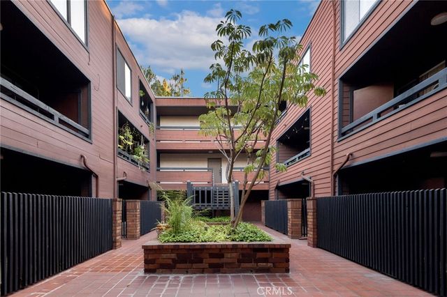 4425 Whitsett Avenue 210, Studio City, CA 91604
