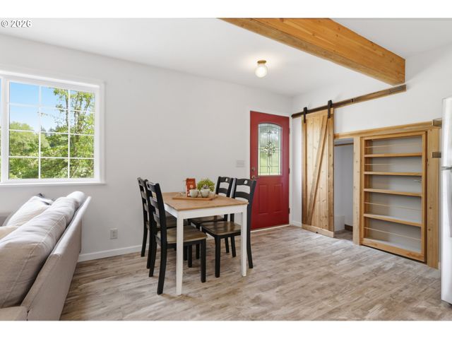 3083 SKYVIEW Ln, Eugene, OR 97405