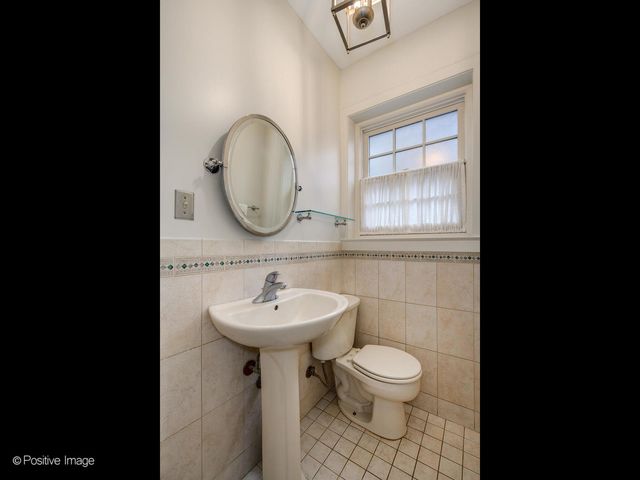 10337 S Hamilton Avenue, Chicago, IL 60643