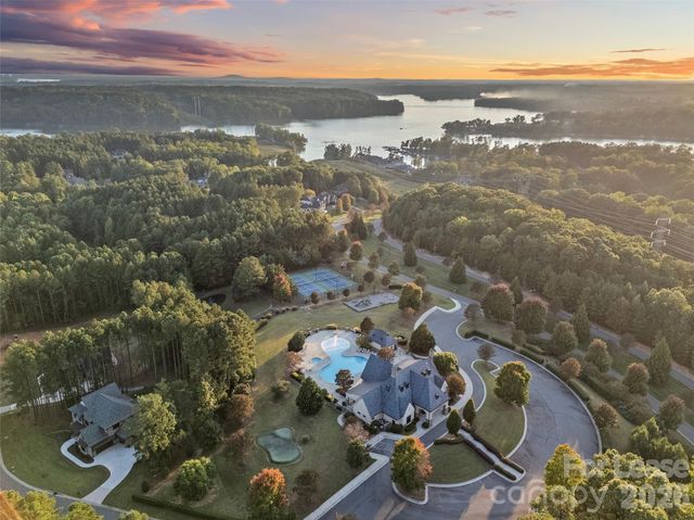 6032 Headlands Court, Belmont, NC 28012