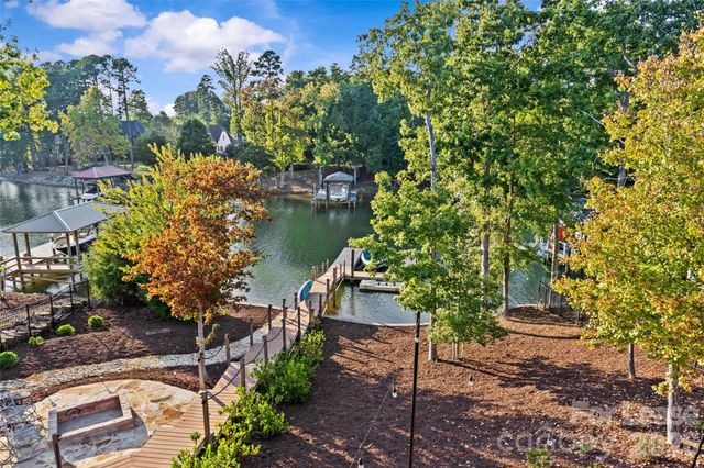 6032 Headlands Court, Belmont, NC 28012