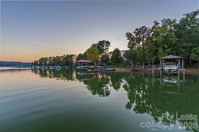 6032 Headlands Court, Belmont, NC 28012