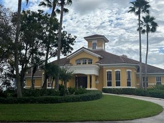 5060 Fairways Circle F207, Vero Beach, FL 32967