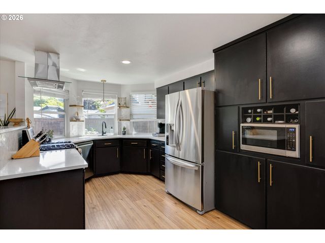 13570 Sw FEIRING Ln, Portland, OR 97223
