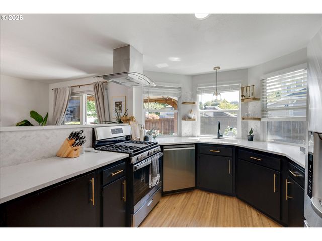 13570 Sw FEIRING Ln, Portland, OR 97223