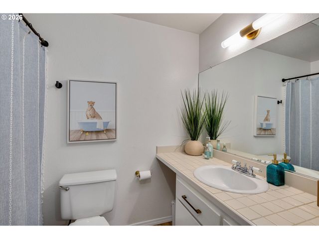 13570 Sw FEIRING Ln, Portland, OR 97223