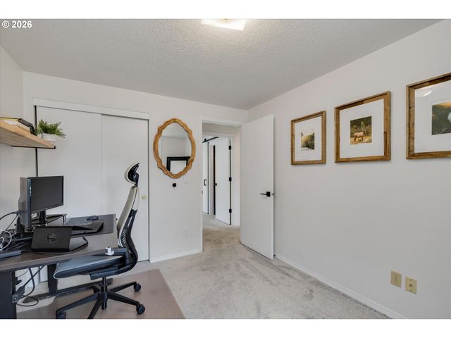 13570 Sw FEIRING Ln, Portland, OR 97223