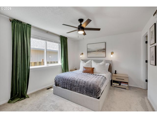 13570 Sw FEIRING Ln, Portland, OR 97223