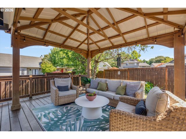13570 Sw FEIRING Ln, Portland, OR 97223