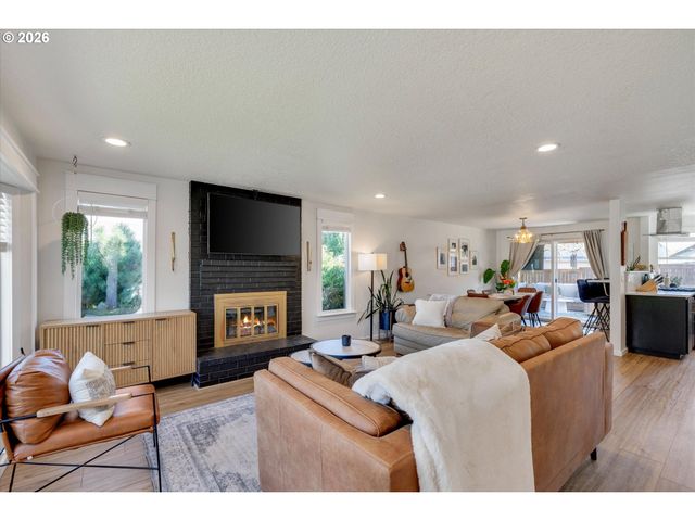 13570 Sw FEIRING Ln, Portland, OR 97223
