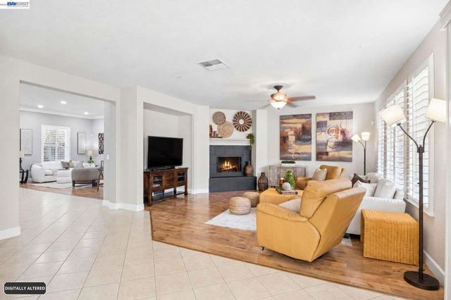 22 Byron Ct, Concord, CA 94521