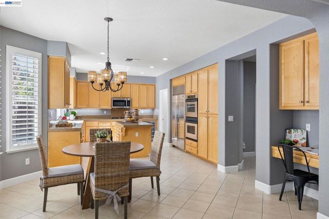 22 Byron Ct, Concord, CA 94521