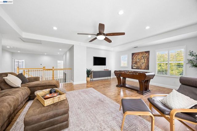 22 Byron Ct, Concord, CA 94521