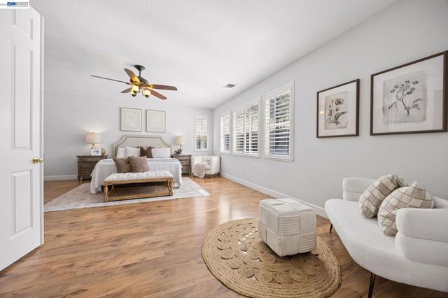22 Byron Ct, Concord, CA 94521