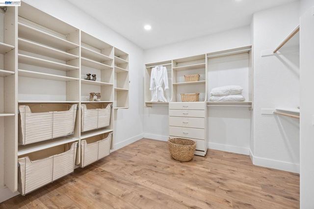 22 Byron Ct, Concord, CA 94521
