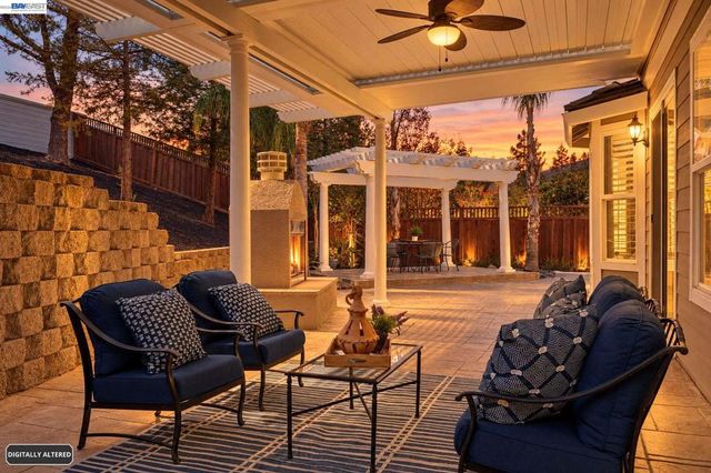 22 Byron Ct, Concord, CA 94521