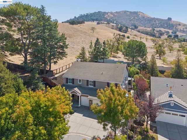 22 Byron Ct, Concord, CA 94521