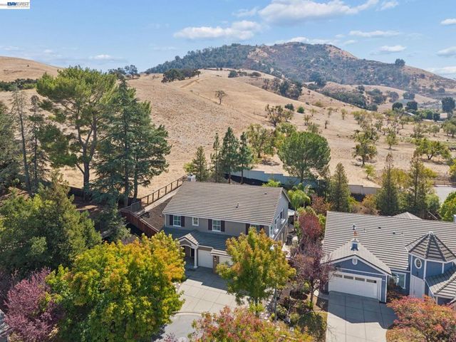 22 Byron Ct, Concord, CA 94521
