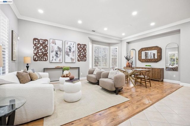 22 Byron Ct, Concord, CA 94521