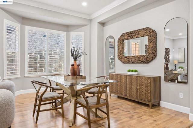 22 Byron Ct, Concord, CA 94521