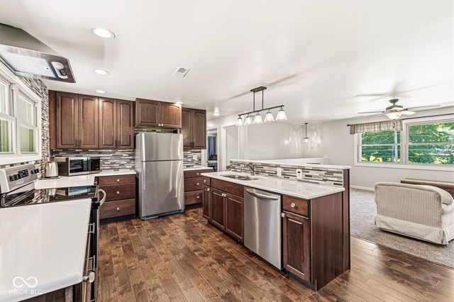 5410 Shelbyville Road, Indianapolis, IN 46237