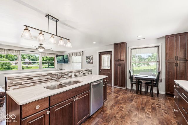 5410 Shelbyville Road, Indianapolis, IN 46237